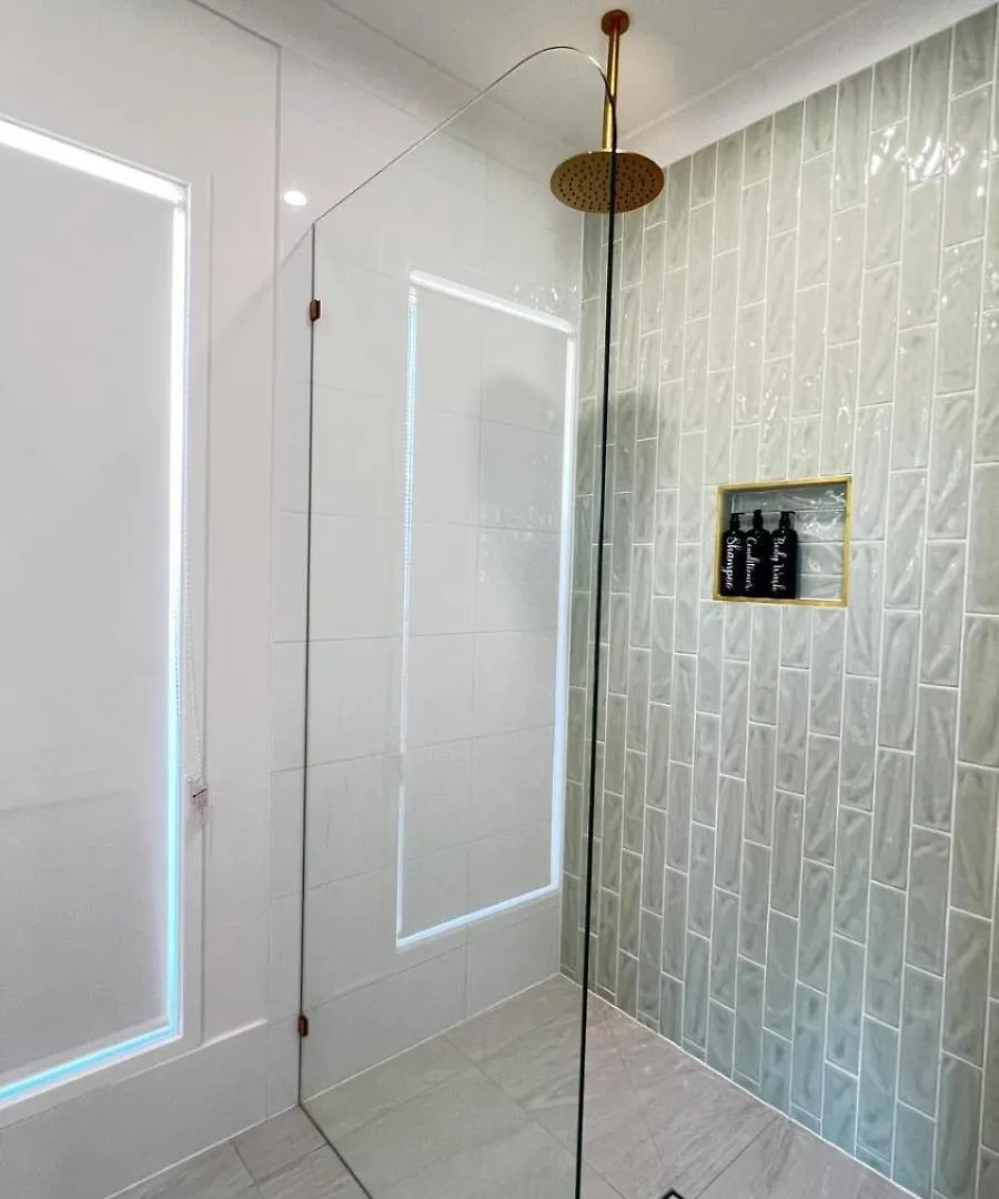 Appartamento Coastal Escape Watch Horses Pass Walk To Beach Redcliffe